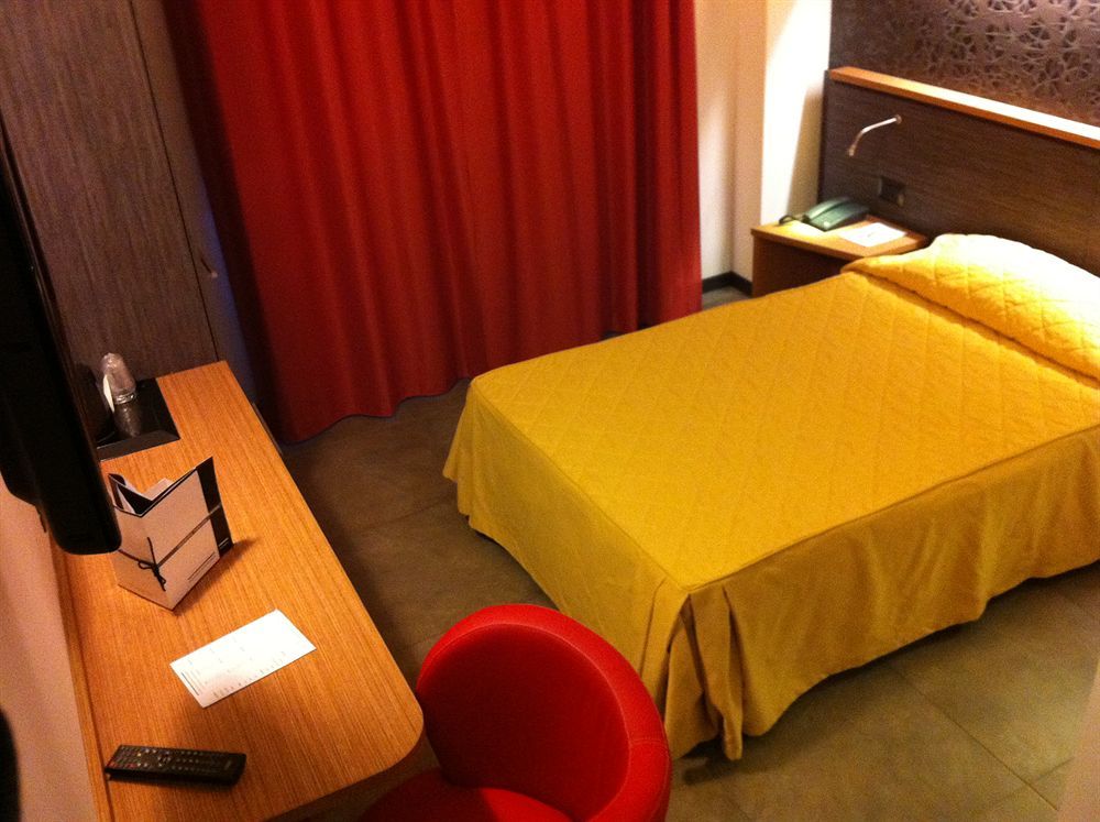 Hotel Cosmopolitan Bologna Buitenkant foto